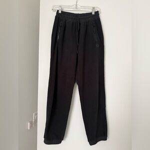 Vuori Women’s Aspen Jogger - Polartec WindPro Fleece